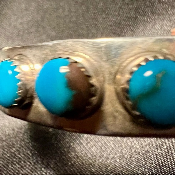 Dean Brown cuff sterling silver vintage bracelet with 5 round turquoise. - Picture 8 of 14